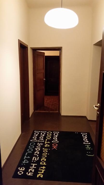 Monolight Hostel *